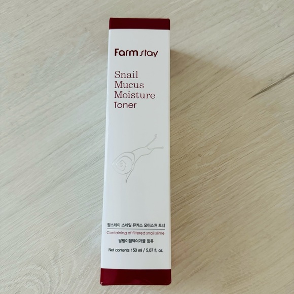 FARMSTAY Snail Mucus Moisture Toner 150ml/5.07 fl. oz - Picture 5 of 16